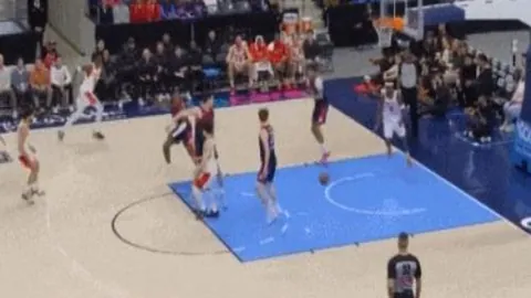 “南非公开赛：卡特与奈杜并驾齐驱，李昊桐暂居第16位”